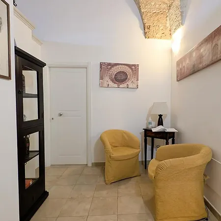 Oda ve Kahvaltı Corte Regina Esther Veglie