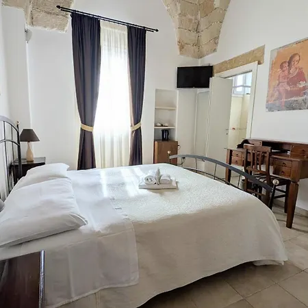 Corte Regina Esther 3*