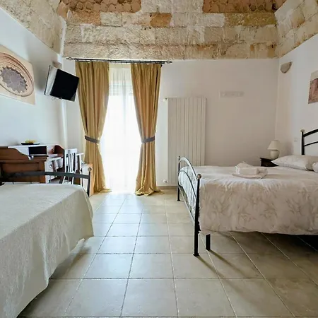 Corte Regina Esther 3*