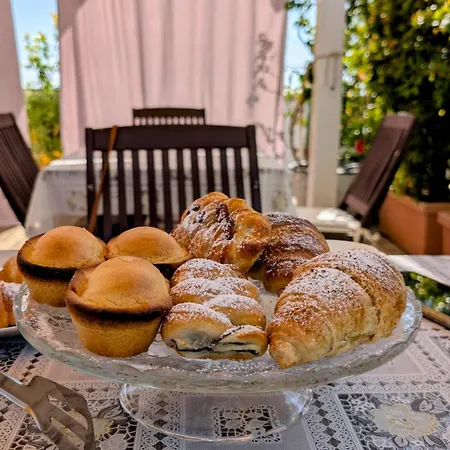 Corte Regina Esther Bed & Breakfast 3*